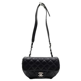 Chanel Borsa a cintura e borsa a tracolla con patta in vitello nero e dettagli argentati
