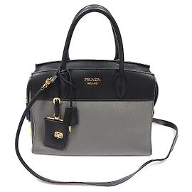 Prada Tote Esplanade em couro de bezerro Saffiano cinza e preto