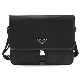 Prada Sac à épaule en polyamide recyclé noir
