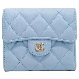 Chanel Cartera Classic Small Flap con logotipo CC en caviar