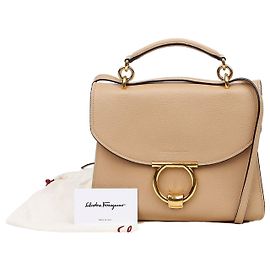 Salvatore Ferragamo Borsa a Tracolla Tote Margo in Pelle Gancini Beige