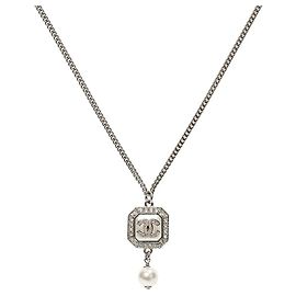 Chanel Collar de cadena cuadrada de cristal y perlas