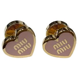 Miu Miu Pendientes con logotipo de corazón chapados en oro rosa