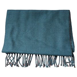 Dolce & Gabbana Sciarpa Scialle Avvolgente in Lana con Frange Blu Verde