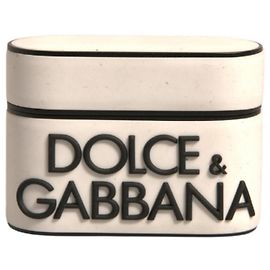 Dolce & Gabbana Airpods Case aus weißem PVC mit geprägtem Logo-Plakette