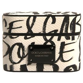 Dolce & Gabbana Custodia Airpods in pelle bianca e nera con logo Scribble in rilievo