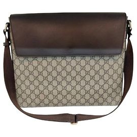 Gucci Borsa a tracolla con patta GG Supreme Canvas Brown Beige Ebony
