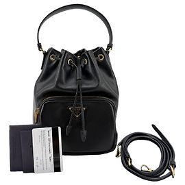 Sac seau Prada en cuir marron
