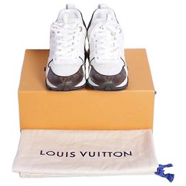 Louis Vuitton Runaway-Sneaker in Goldtönen mit weißer Sohle