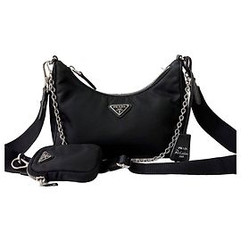Prada Borsa Hobo Re-edition in Nylon Black