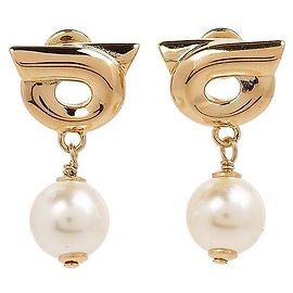 Salvatore Ferragamo Pendientes Gancini con perlas para mujer