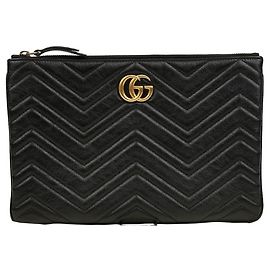 Gucci Pouch in pelle GG Marmont nera con dettagli dorati