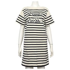 Louis Vuitton Vestido de manga corta con rayas de logotipo Signature