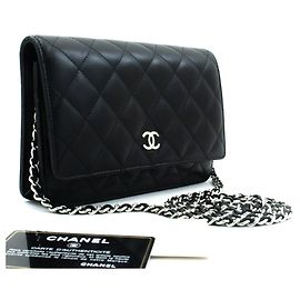 CHANEL Borsa a tracolla Classic Wallet On Chain WOC in pelle d'agnello nera