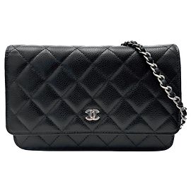 Portafoglio con catena classica Chanel Matelassé