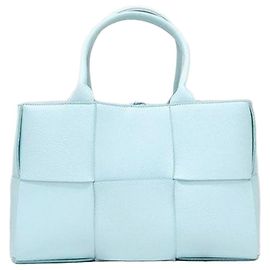 Bottega Veneta Bolso Tote pequeño Arco de piel Azul pálido