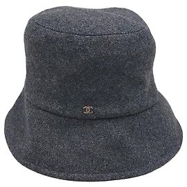Chanel Sombrero bucket de cachemira gris