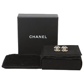 Chanel Brincos Classic CC Logo Crystal Pearl Earrings Gold