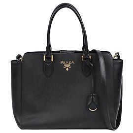 Prada Sac cabas épaule en Saffiano avec logo métal Noir Or