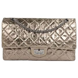 Chanel 2.55 Grand Sac à Main en Veau Doré Métallisé