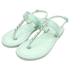 Chanel Sandali flip flop T-Strap con catena