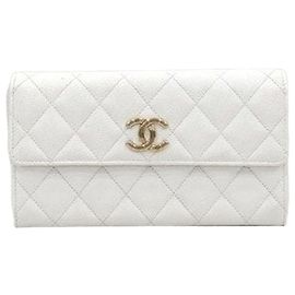 Chanel Carteira com aba Caviar White