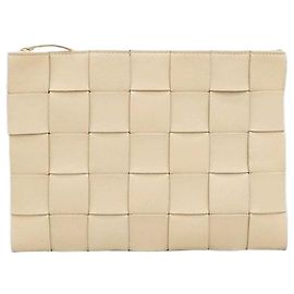 Bottega Veneta Clutch in pelle Intrecciato Medium