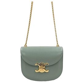 Céline Borsa a tracolla con catena Clea Versace Khaki