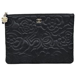 Chanel Clutch Camellia Medium in pelle d'agnello dorata