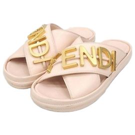 Fendi Slippers mit grafischem Metall-Logo