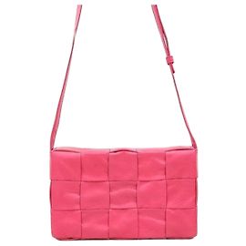 Bottega Veneta Borsa a tracolla Cassette Intrecciato Rosa