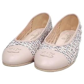 Chanel Ballerine in Tweed