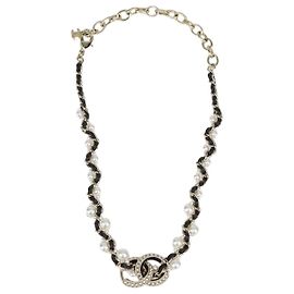 Collana Choker CC Chanel Nera, Metallo Tono Oro Pallido, Perle Finte e Pelle
