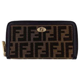 Fendi Cartera Zip Around de lona Zucca Tobacco Brown con adornos de cuero