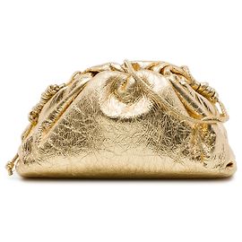Bottega Veneta The Mini Pouch Crossbody in nappa stropicciata metallizzata oro