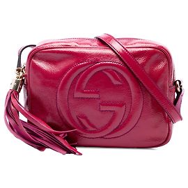 Gucci Soho Disco Crossbody de charol rosa