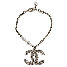 Chanel Bracciale a catena con pendente in perle e cristalli logo CC Gold