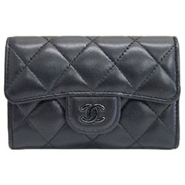 Chanel Tarjetero Classic Snap Flap de piel de cordero negro