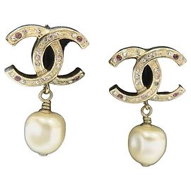 Chanel Goldene CC Logo Ohrringe mit Perlen und Cubic Zirconia
