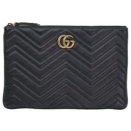 Gucci Clutch GG Marmont in Matelassé Chevron Nero
