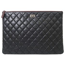 Chanel Clutch matelassé Large Series CC Logo nera con dettagli argento vintage