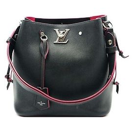 Louis Vuitton Borsa a tracolla Lockme Bucket in pelle di vitello grana naturale nera