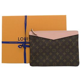 Louis Vuitton Daily Pouch Clutch aus Monogram Canvas