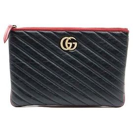 Gucci GG Marmont gestepptes Leder-Clutch Schwarz