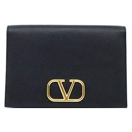 Valentino Clutch de aba em pele de vitela preta com logótipo dourado