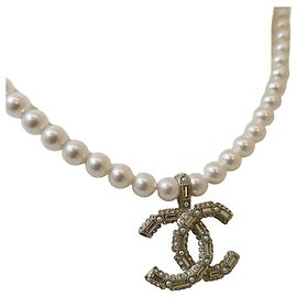 Chanel Colar Choker de Pérolas e Cristais Gold Ivory