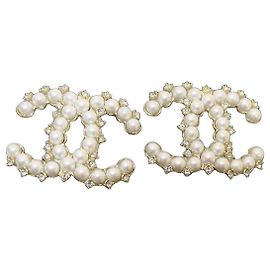 Chanel Orecchini in oro con cristalli e logo CC in perle
