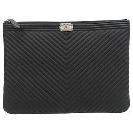 Chanel Clutch New Medium Chevron Nera Logo Argento