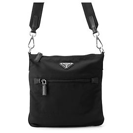 Borsa a spalla Prada in nylon nero