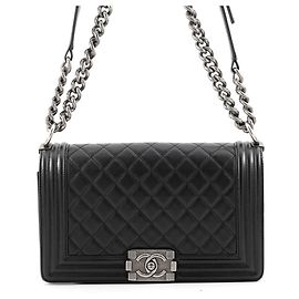 Borsa a tracolla Chanel Black Matelassé con catena